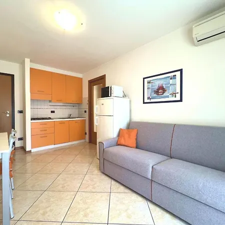 Апартаменты Sweet Hideaway In For Four Guests *